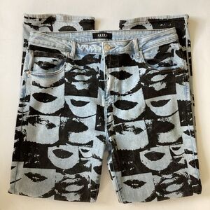 AKIRA Light Blue and Black Graphic Straight Leg Jeans Size 33